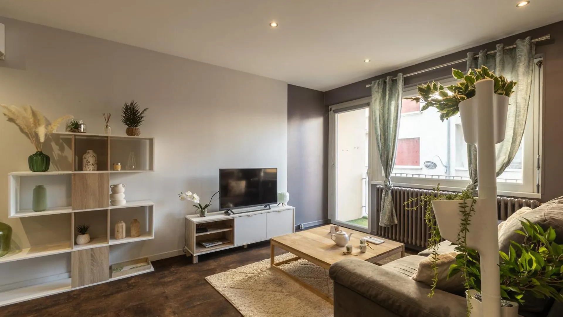 Ecrin Apartment Annecy 0*,
